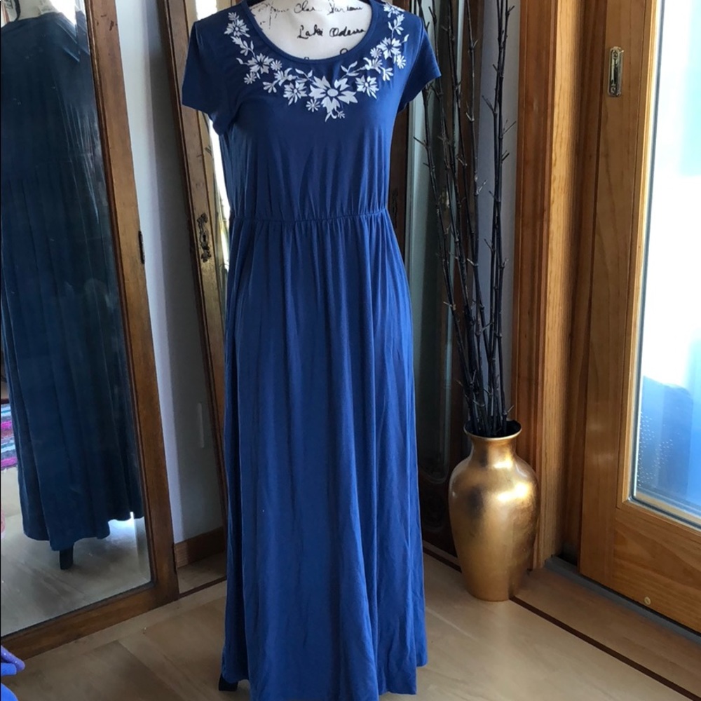 Blue embroidered flattering dress